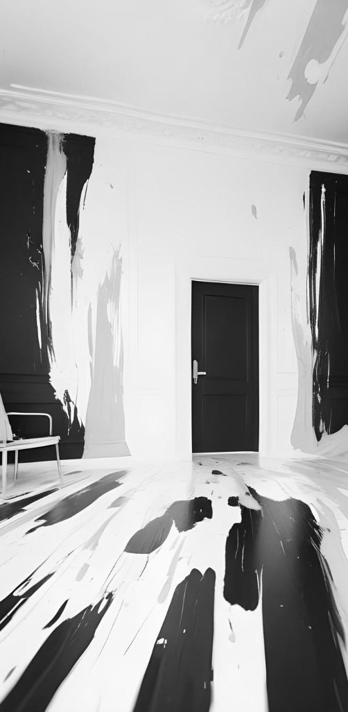 Abstrakter Raum Schlichte Wand mit geschwärztem Bereich und offener Tür, Parkettboden mit Farbklecksen.